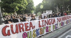 Euskara sustatzeko aurreikusitako diru-laguntzak banatzeko eskatu diote Nafarroako Gobernuari